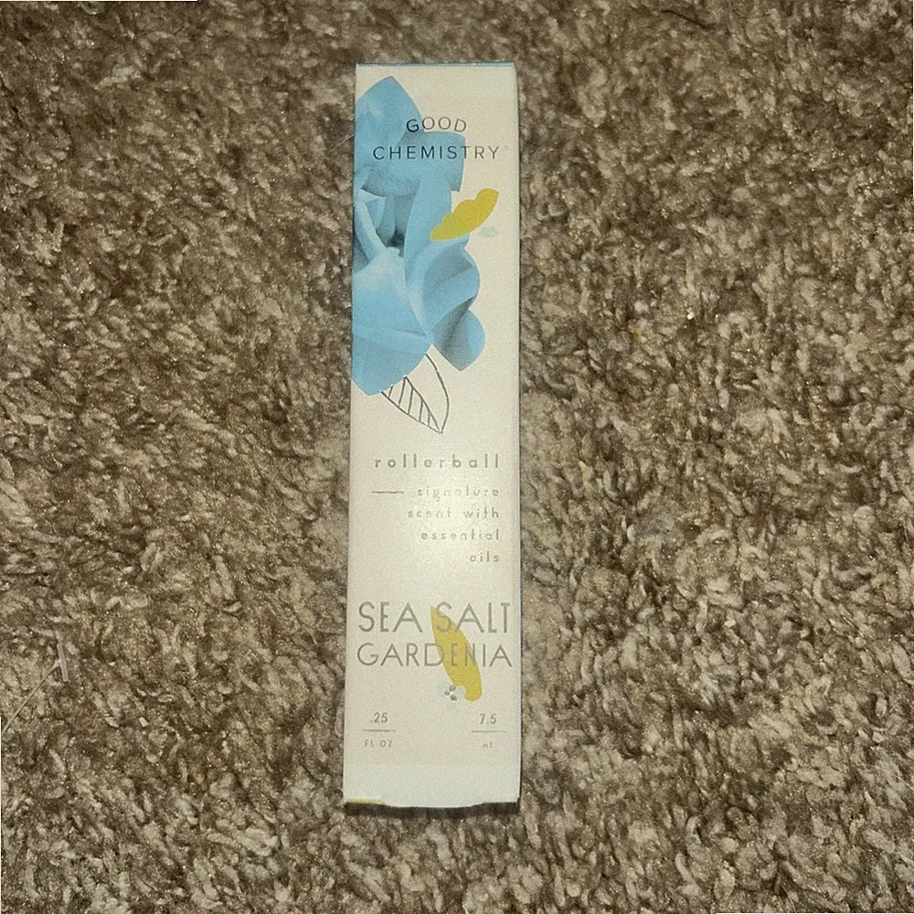 Good Chemistry Sea Salt Gardenia Perfume Rollerball .25 oz W. Essential Oils NIB